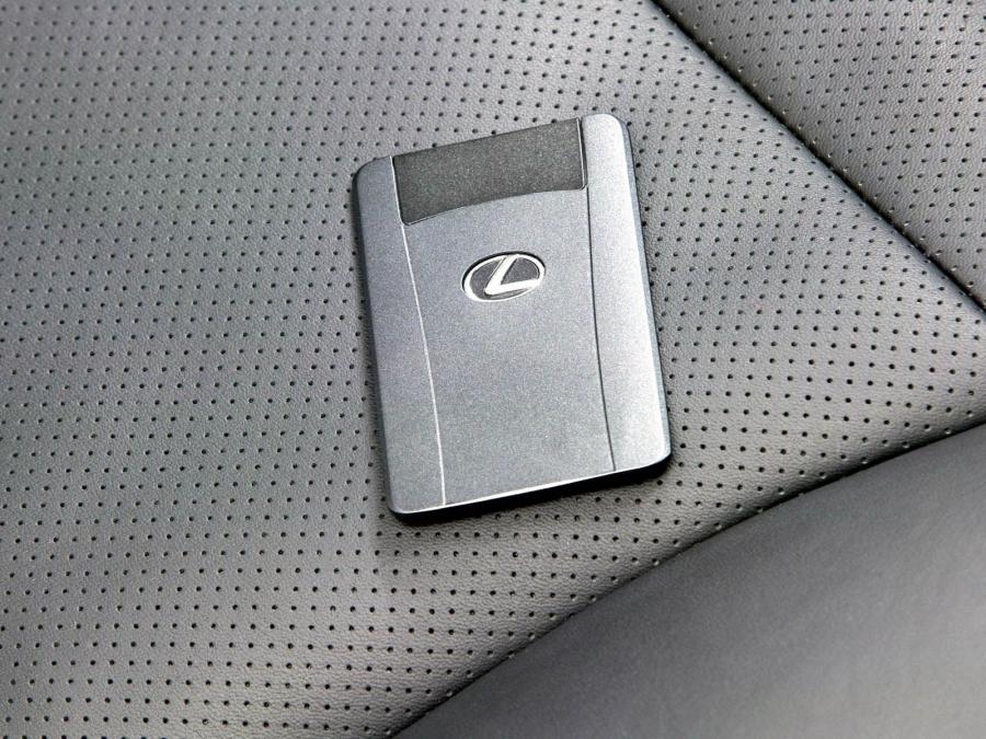  Lexus LS460 2006 года  (фото 147 из 200)